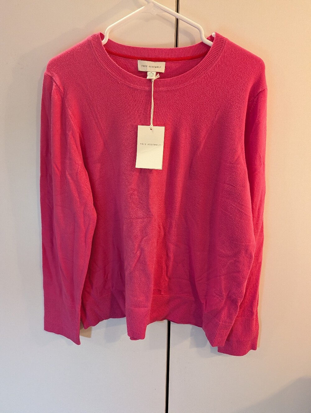 Free Assembly Woman's XL Crewneck Sweater - Hot Pink
